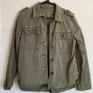 gap dark green coat shirt